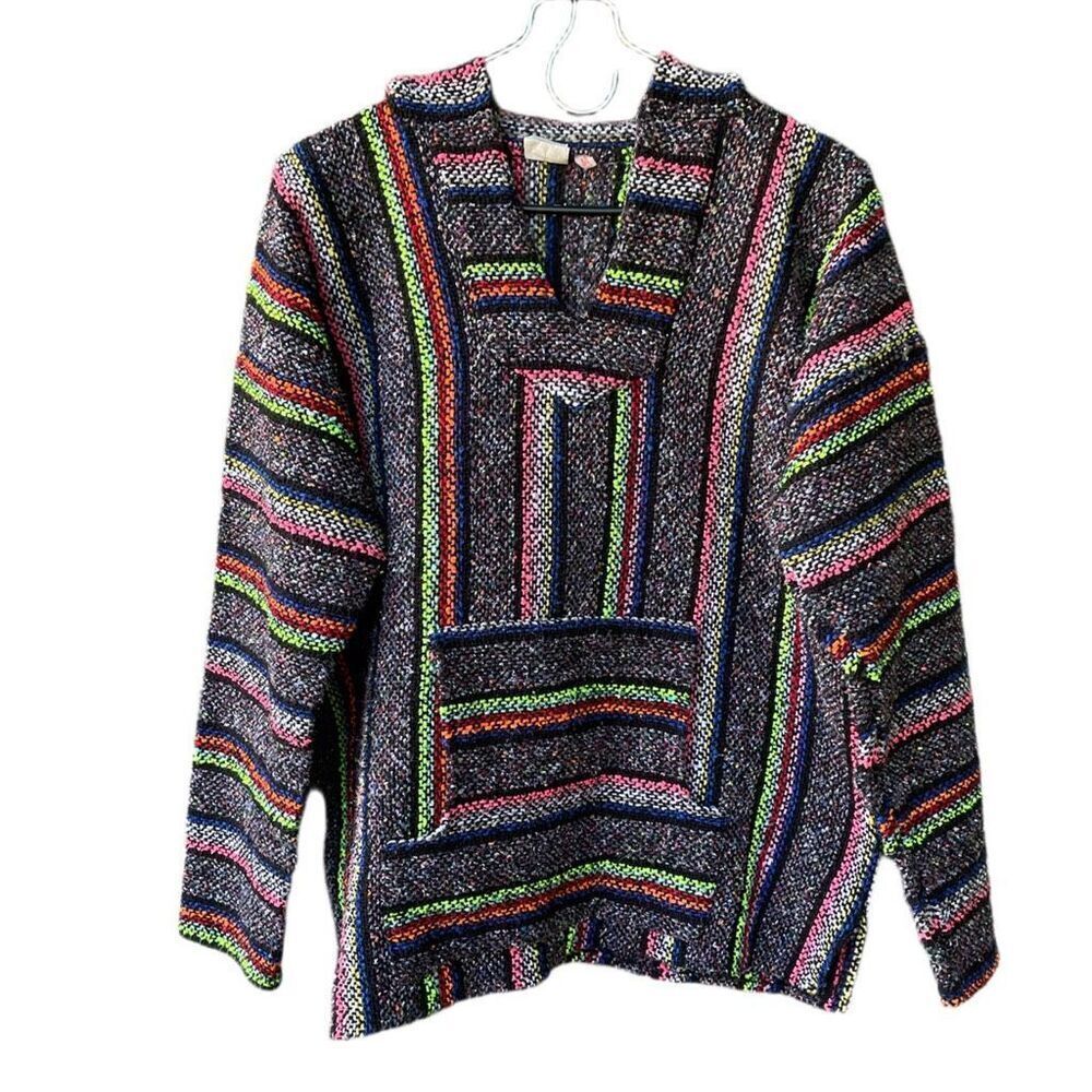Vintage Emisa size M woman’s loose woven hoodie.